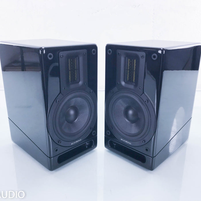 Scansonic M5 Review: A Tiny Bookshelf Speaker That Delivers Huge Value