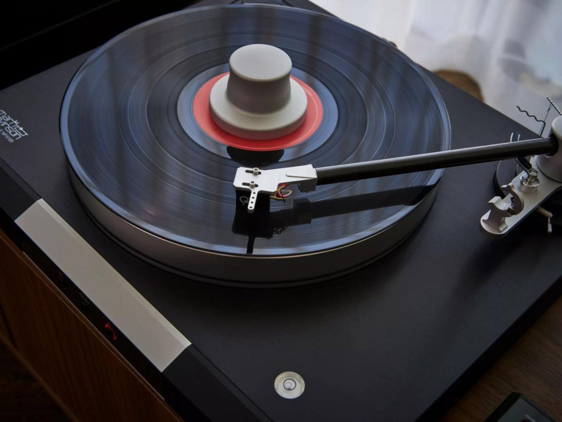 5 Turntables to Complete Your Hi-Fi Experience