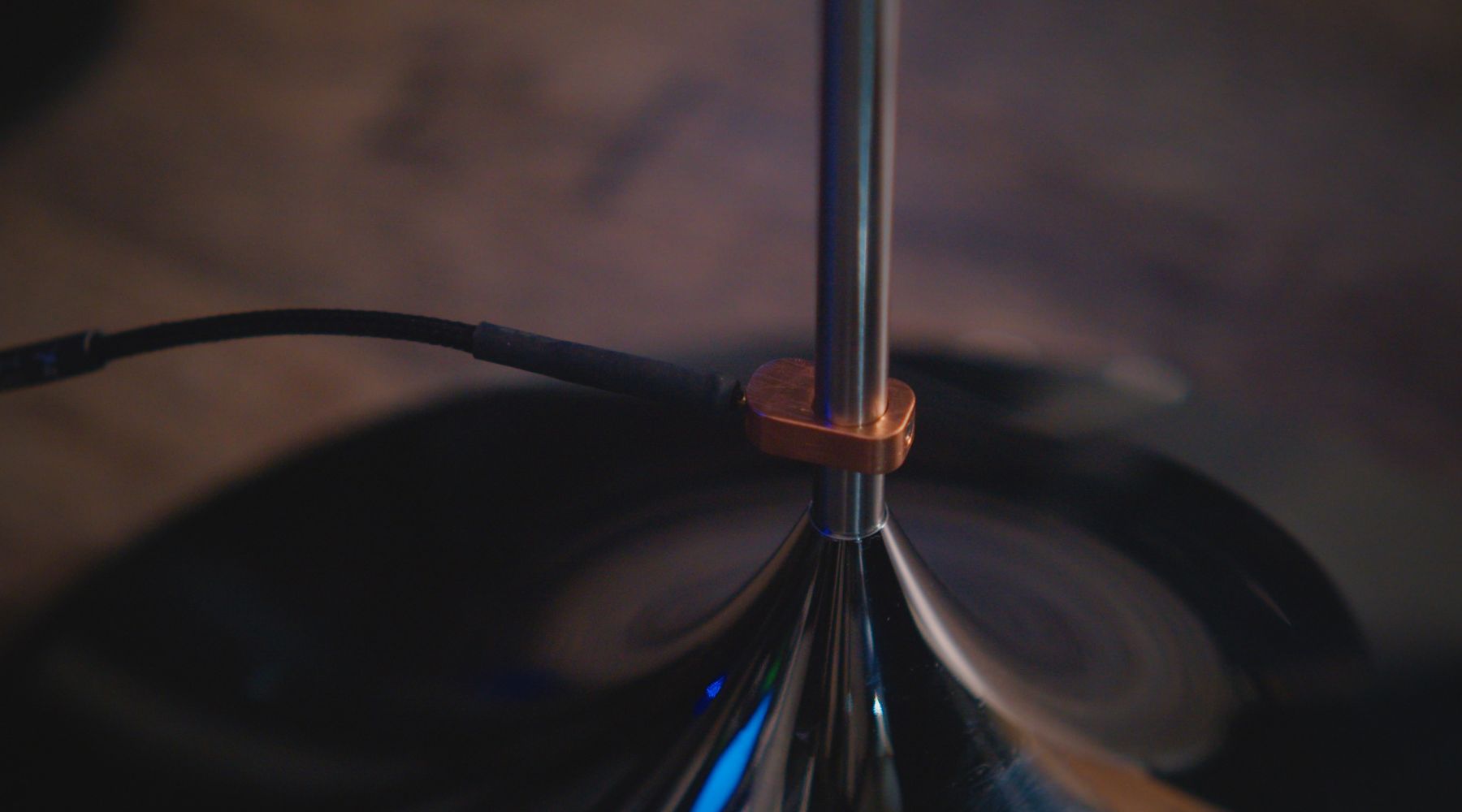 ground wire attached to the vibratron
