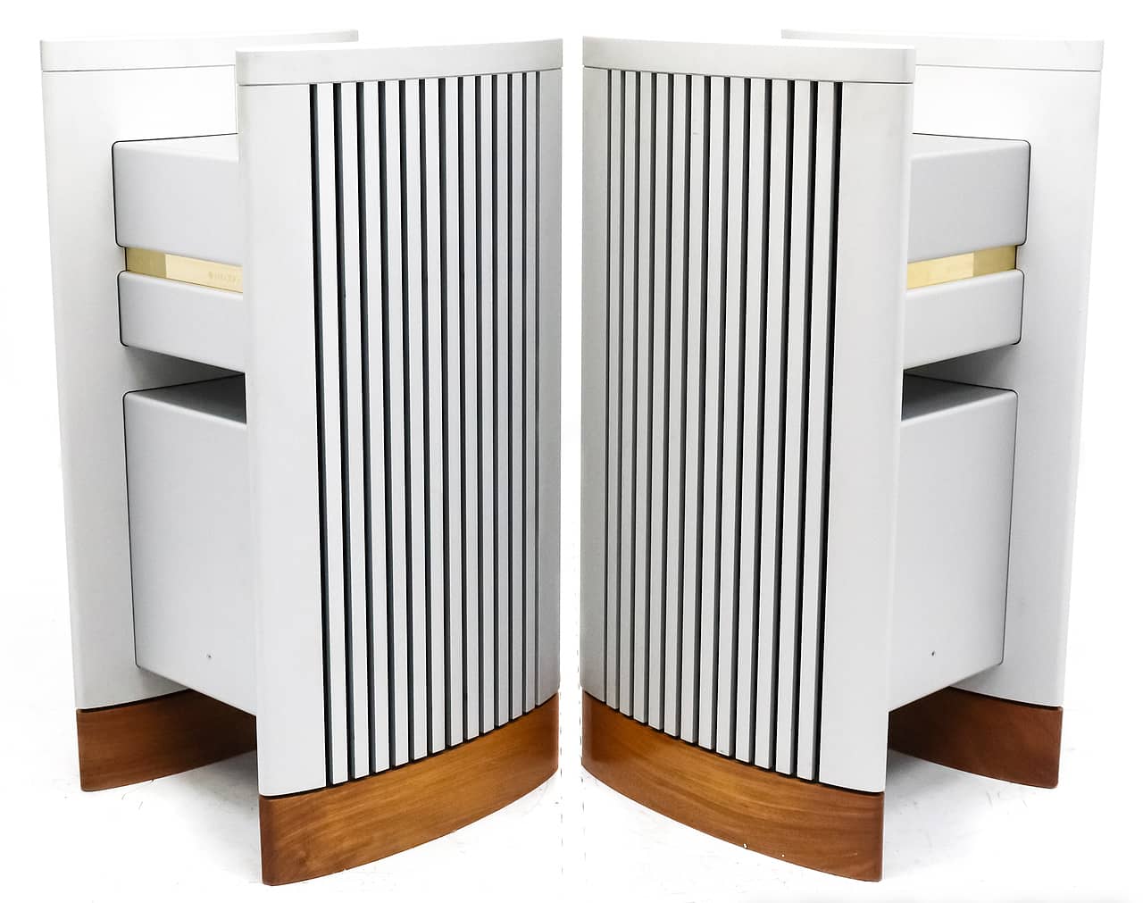 Why Stereo Music Sounds Better With Monoblock Amplifiers