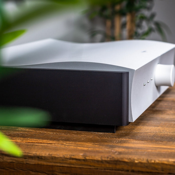 5 Integrated Amplifiers Perfect for a Digital Age