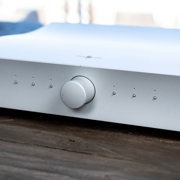 When Amplifiers Invent the Future: The Designs That Changed Hi-Fi