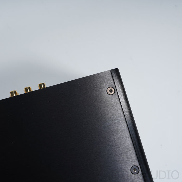 Benchmark Media LA-4 Preamplifier