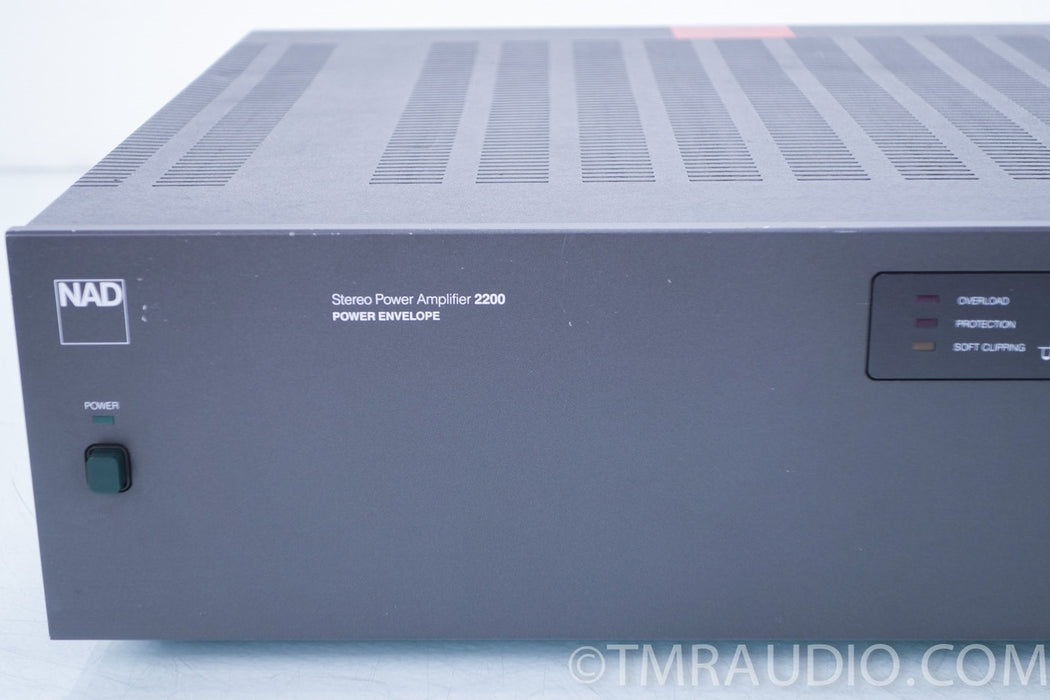 NAD 2200 Stereo Power Amplifier