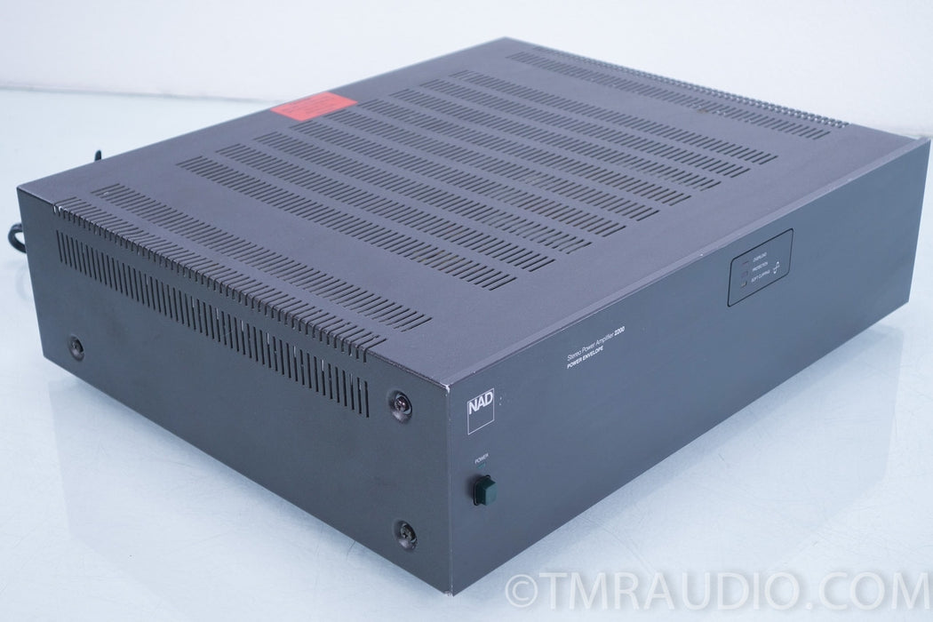NAD 2200 Stereo Power Amplifier