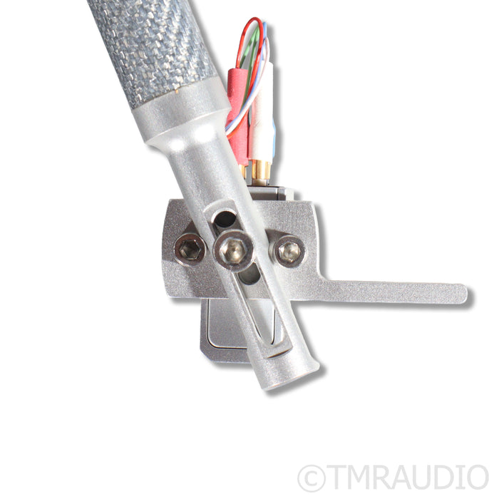 Clearaudio Ovation Turntable; Satify Carbon Tonearm; Essence MC Cartridge