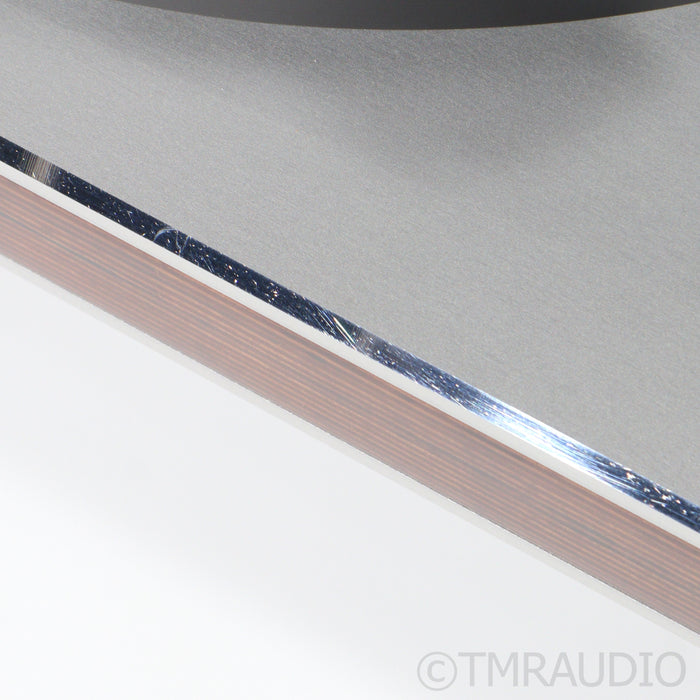 Clearaudio Ovation Turntable; Satify Carbon Tonearm; Essence MC Cartridge