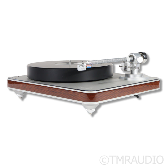 Clearaudio Ovation Turntable; Satify Carbon Tonearm; Essence MC Cartridge
