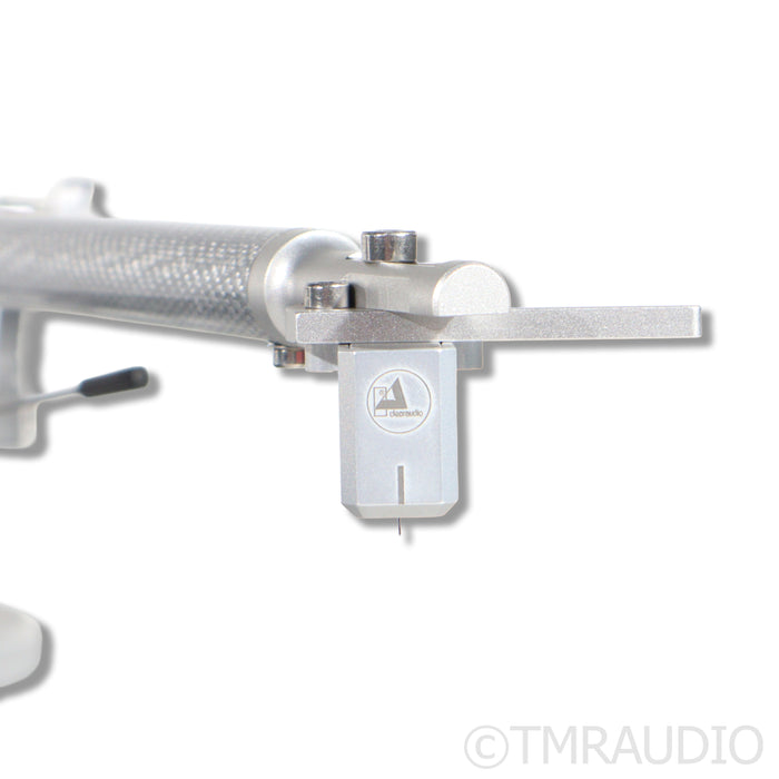 Clearaudio Ovation Turntable; Satify Carbon Tonearm; Essence MC Cartridge