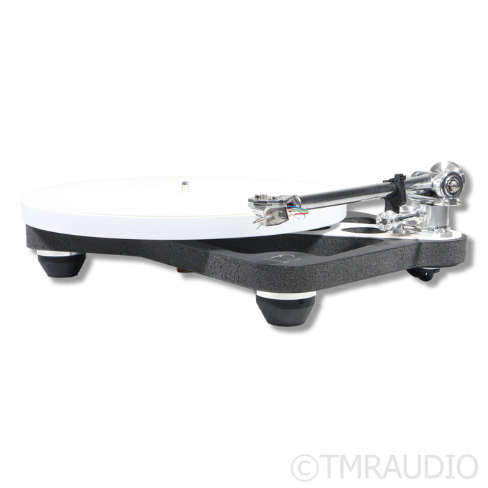 Rega Planar 10 Belt-Drive Turntable; RB3000 Tonearm; Apheta 3 MC Cartridge