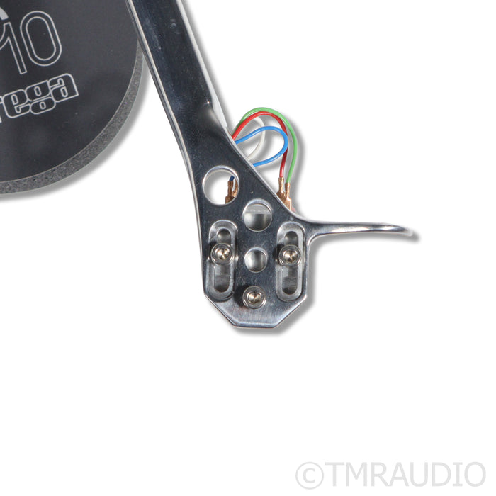Rega Planar 10 Belt-Drive Turntable; RB3000 Tonearm; Apheta 3 MC Cartridge