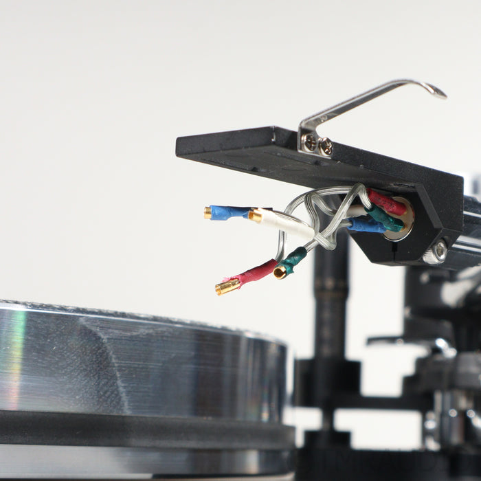 Dr. Feickert Analogue Volare Turntable; Jelco TK-950S 9" Tonearm (No Cartridge)