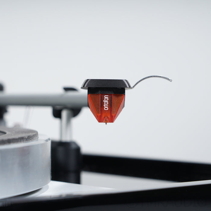 Thorens TD 1500 Turntable; Ortofon 2M Bronze MM Cartridge