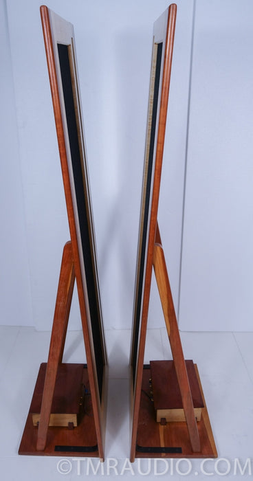 Magnestand Speakers