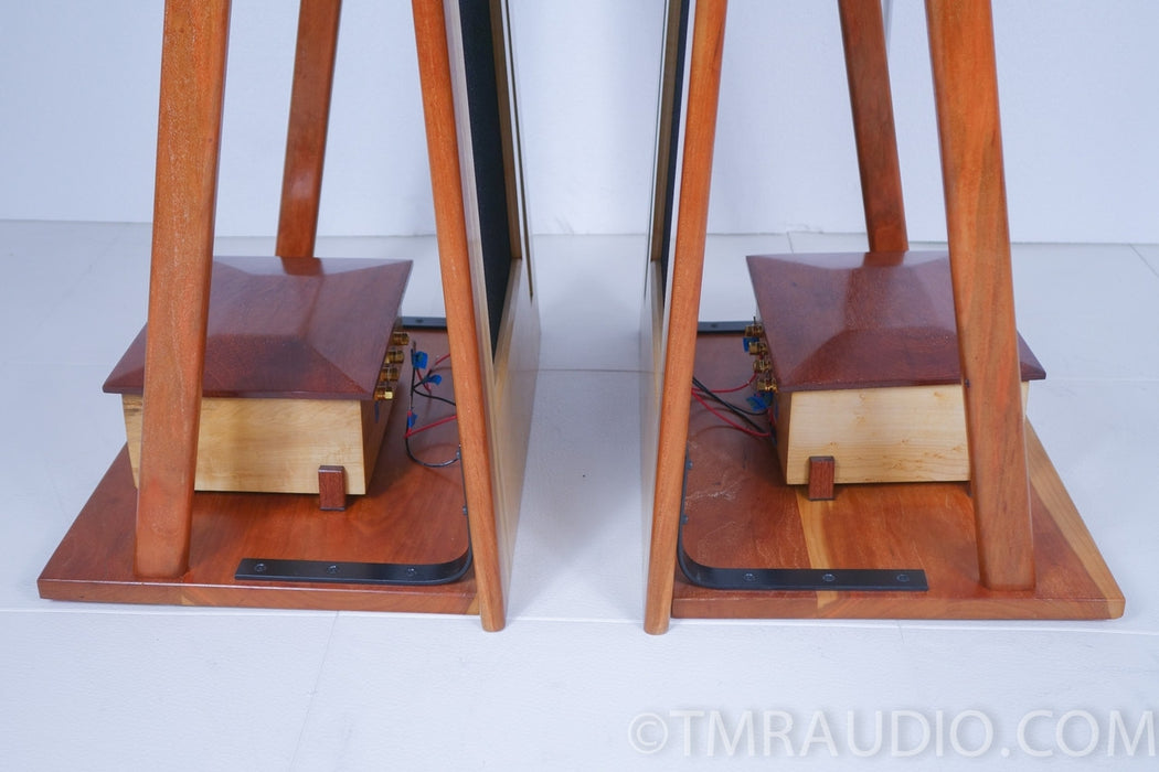 Magnestand Speakers