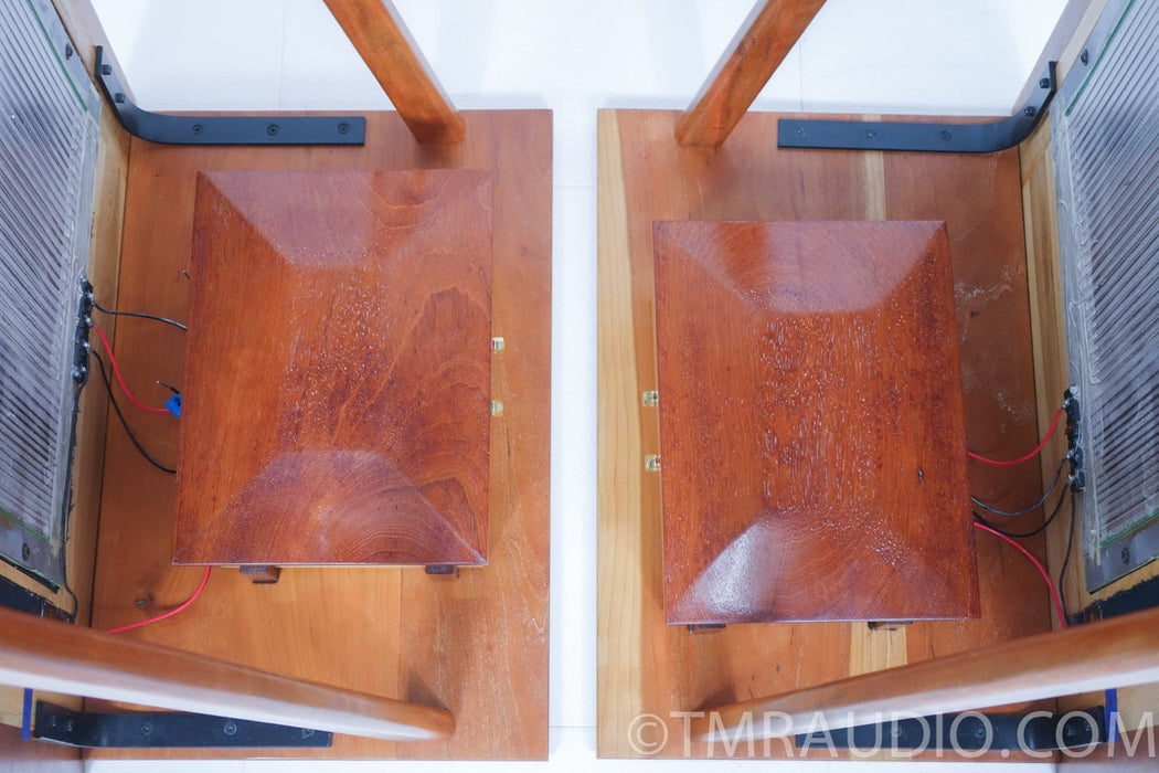 Magnestand Speakers