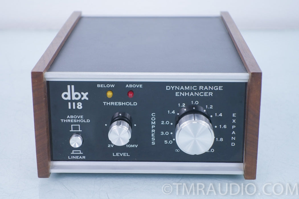 DBX 118 Stereo Recording Dynamic Range Expander Compressor Limiter