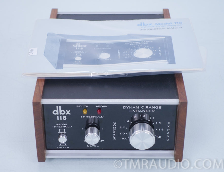 DBX 118 Stereo Recording Dynamic Range Expander Compressor Limiter
