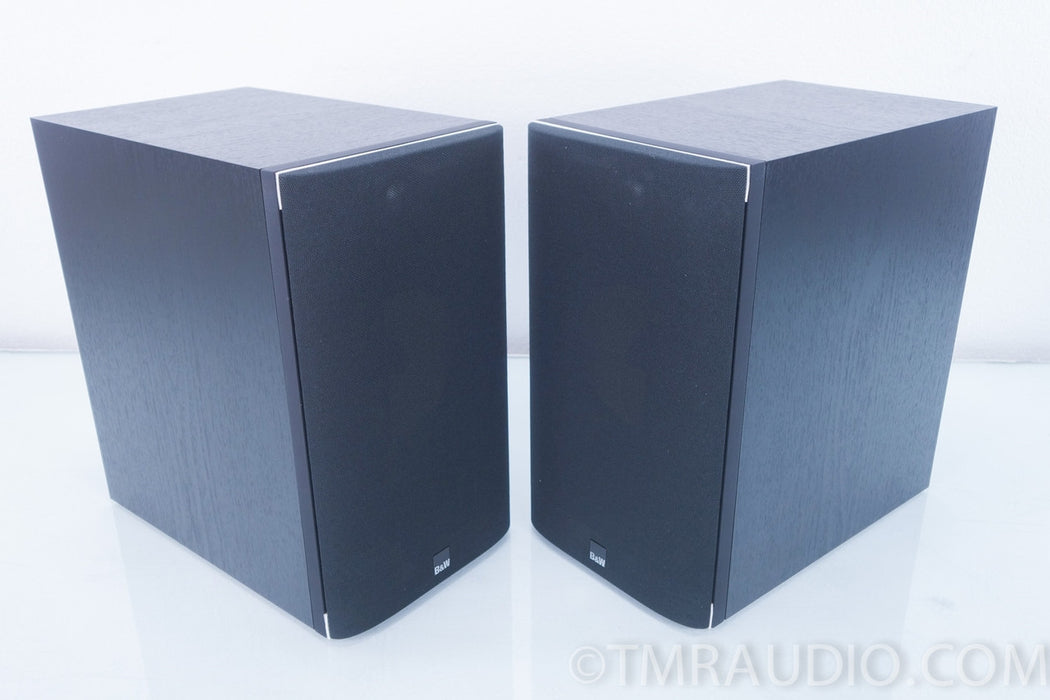 B&W 685 Bookshelf Speakers in Factory Box