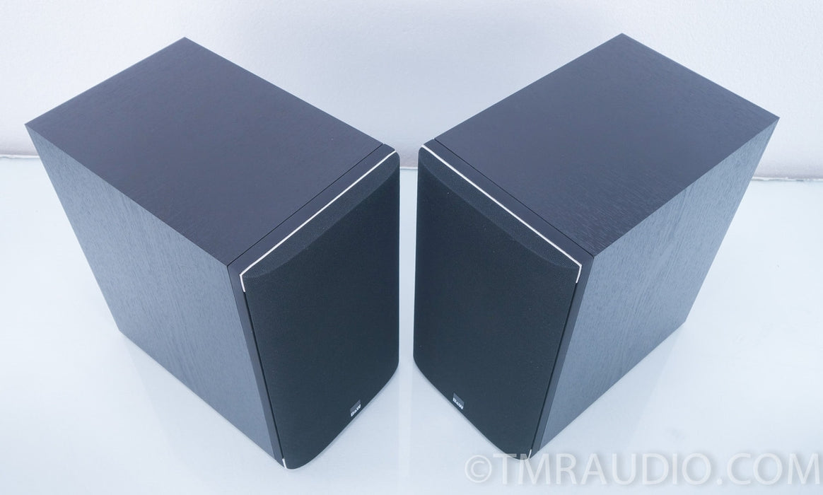B&W 685 Bookshelf Speakers in Factory Box