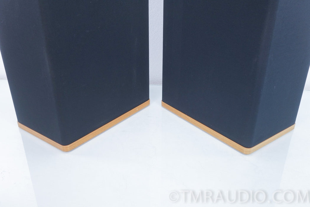 Vandersteen 2Ce Speakers in Factory Boxes with 2Ce Bases