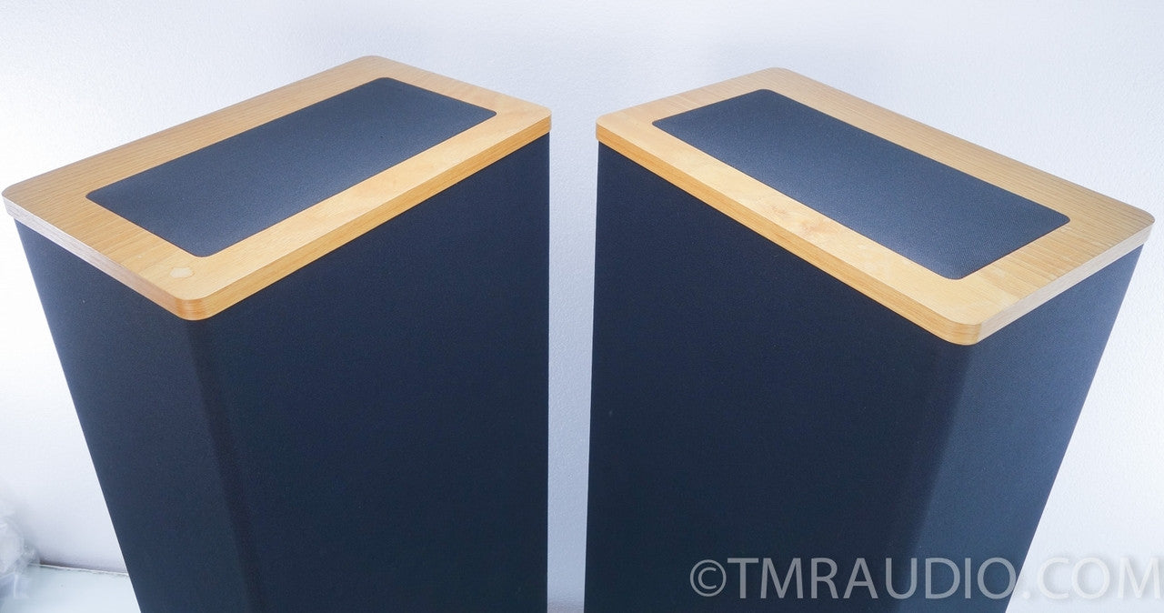 Vandersteen 2Ce Speakers in Factory Boxes with 2Ce Bases
