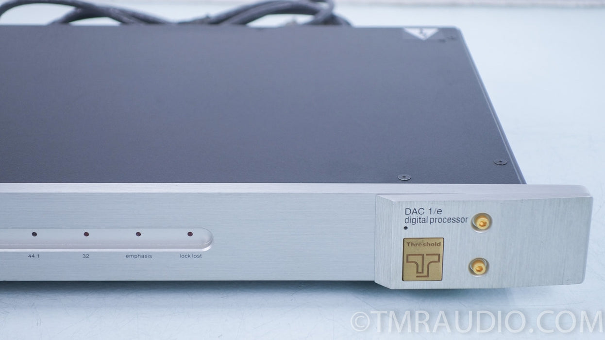 Threshold DAC1/e Digital Processor / DAC with Power Supply