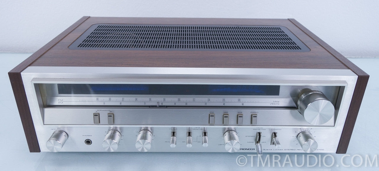 Pioneer SX-3700 Vintage AM / FM Stereo Receiver