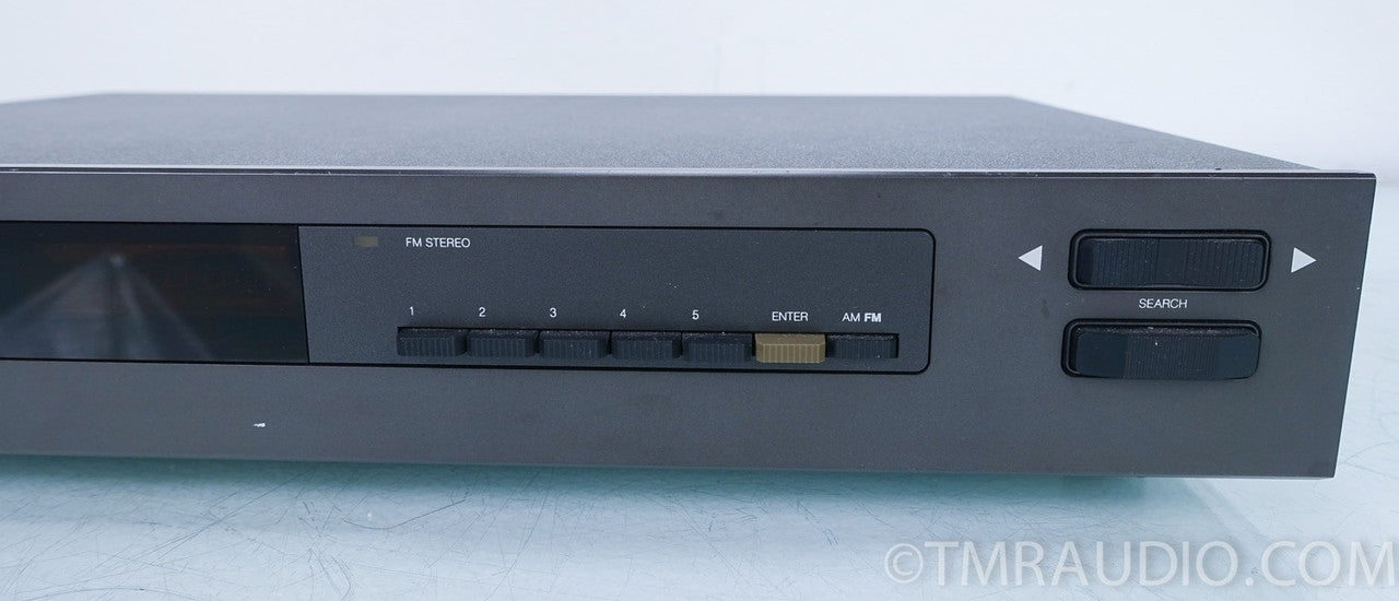 NAD 4155 Digital AM / FM Tuner