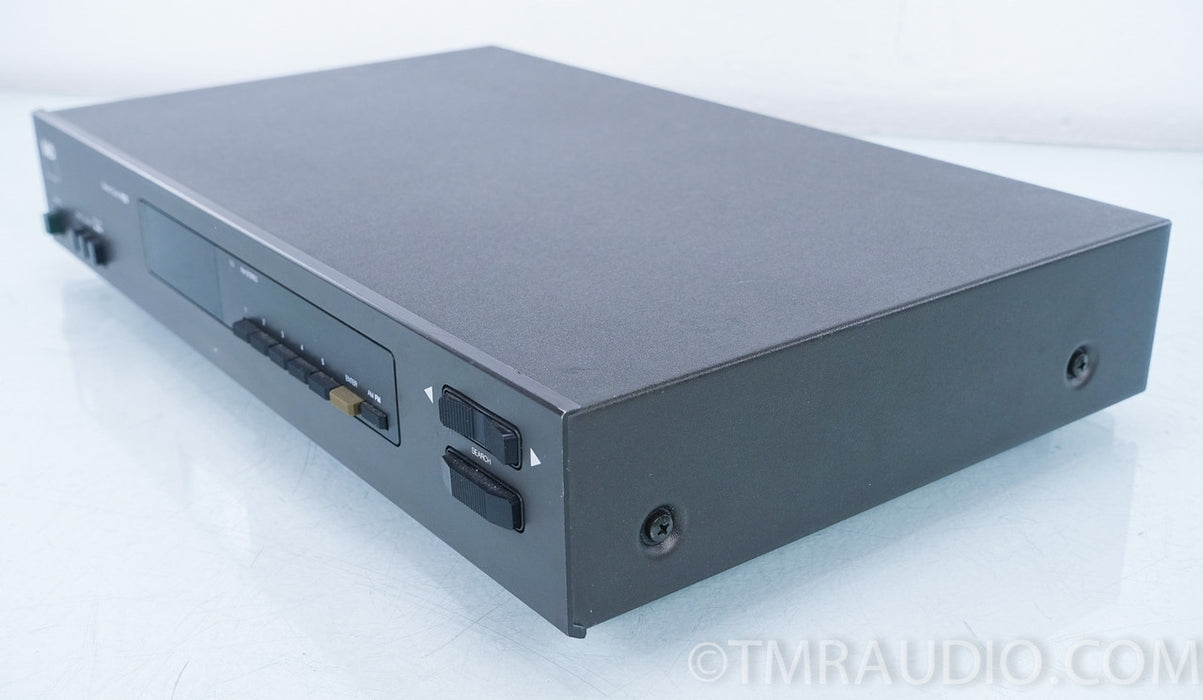 NAD 4155 Digital AM / FM Tuner