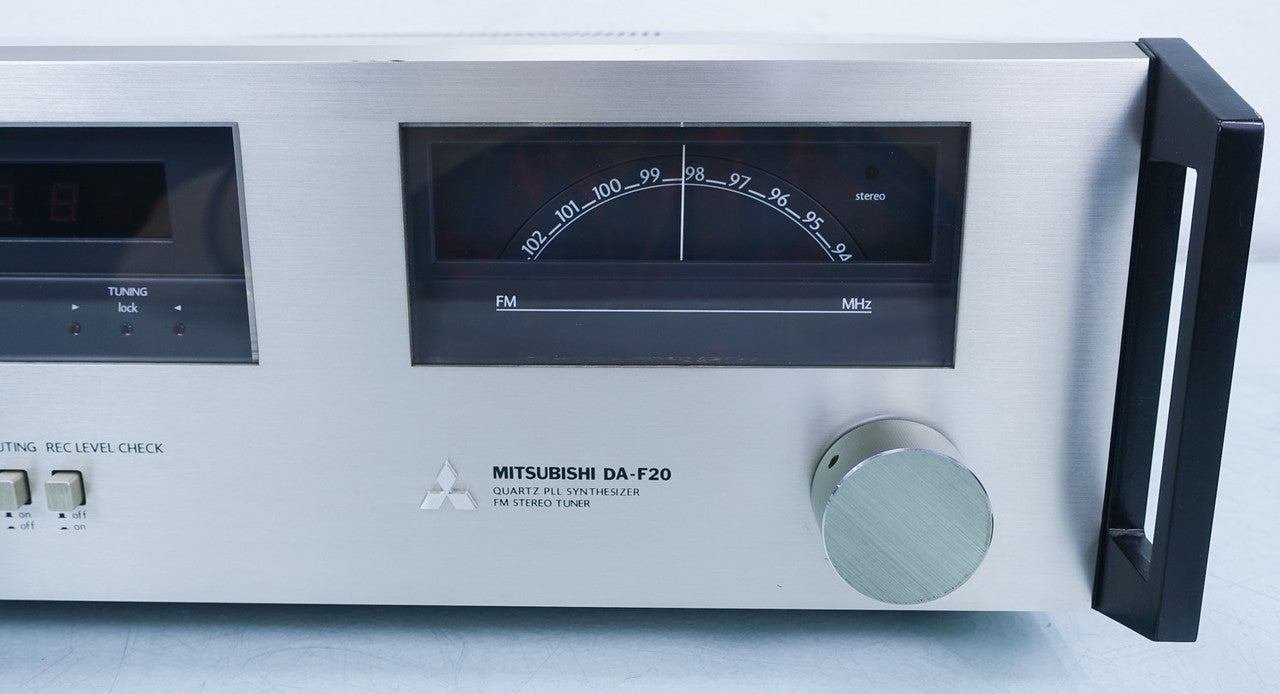 Mitsubishi DA-F20 Vintage FM Tuner
