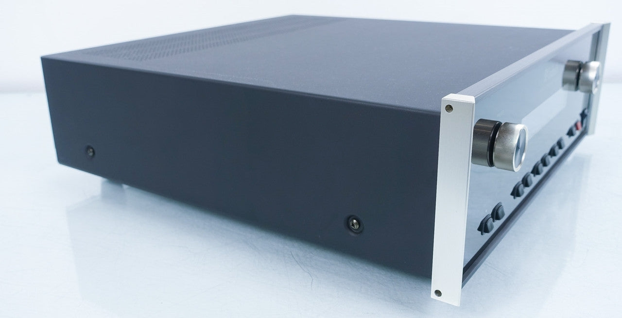 McIntosh MR85 AM / FM Tuner in Factory Box