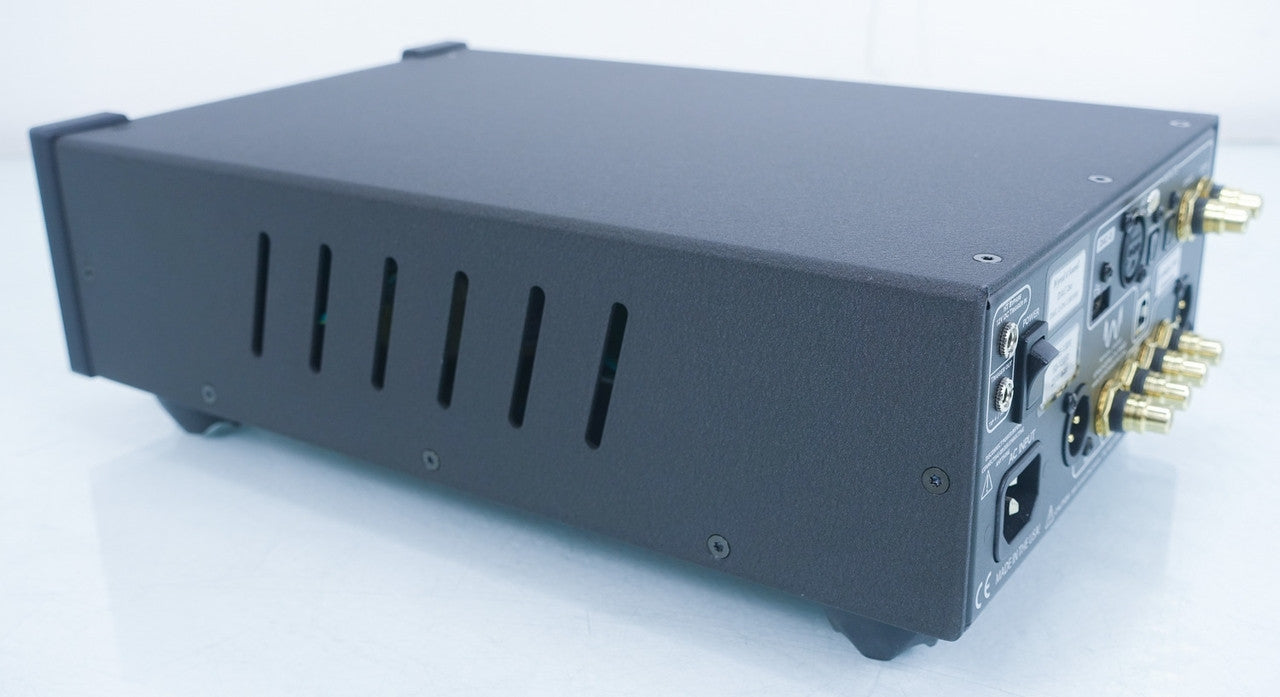 Wyred 4 Sound DAC-2 DSD SE in Factory Box 1