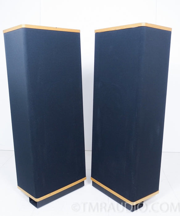Vandersteen Model 2Ce Speakers w/ Stands