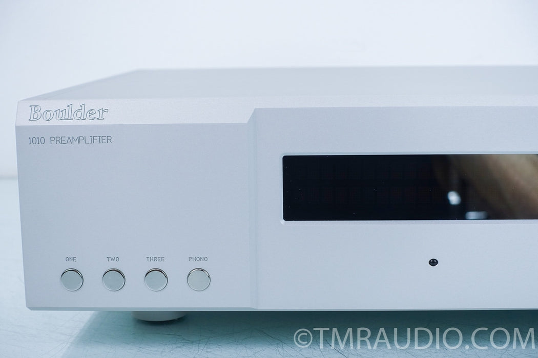 Boulder 1010 Stereo Preamplifier in Factory Box