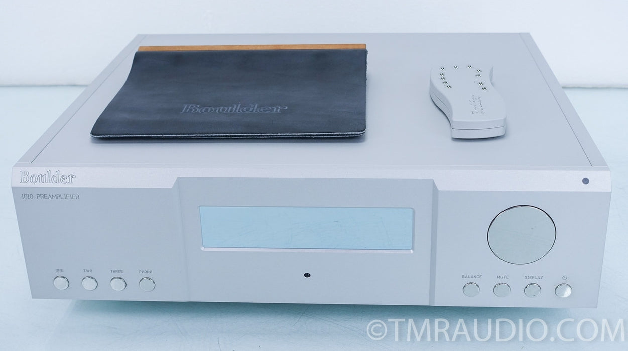 Boulder 1010 Stereo Preamplifier in Factory Box