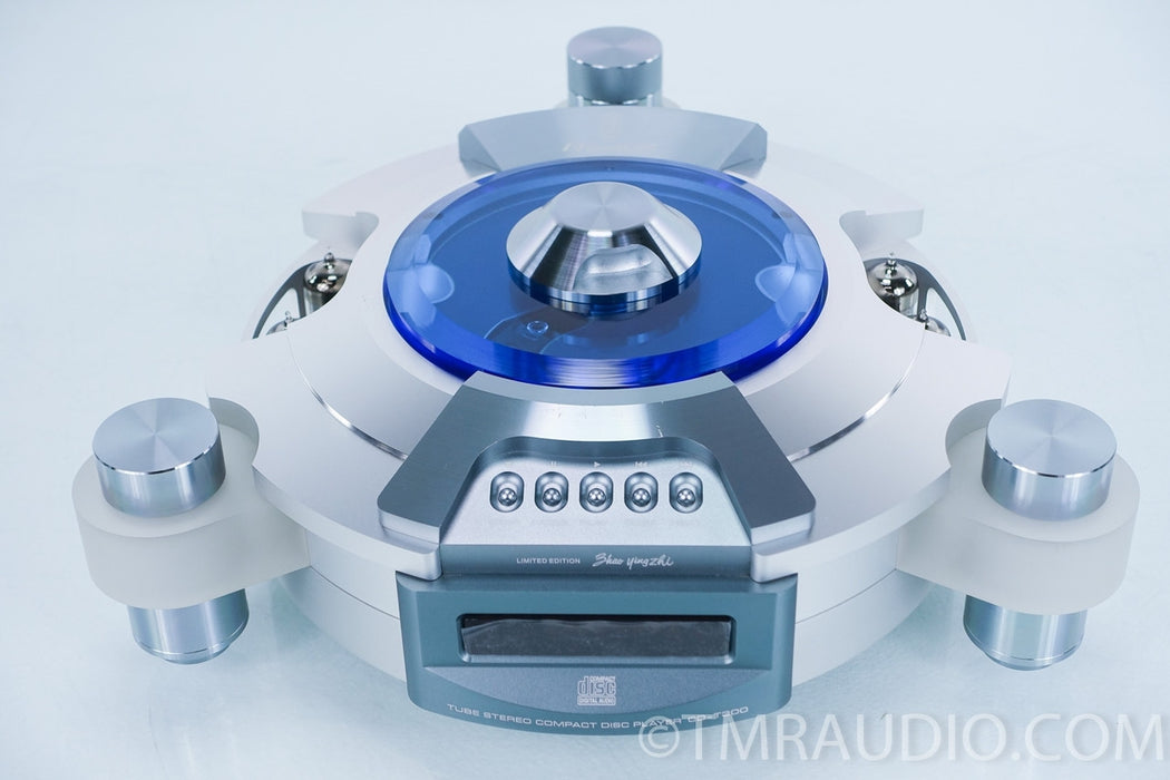 Shanling CD-T300 CD Player in Hardshell Case