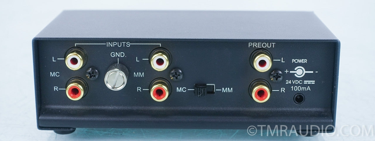 NAD Phono Preamp PP 2i in Factory Box
