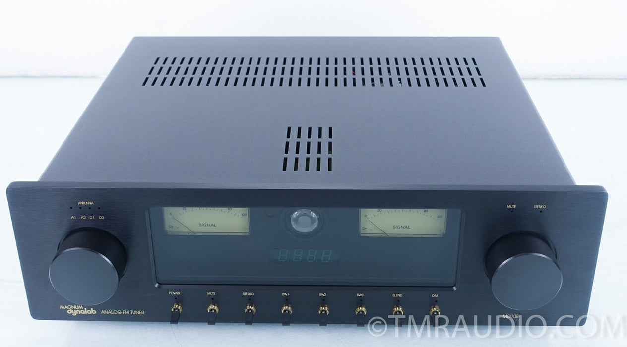Magnum Dynalab MD108 FM Tuner in Factory Hard Case