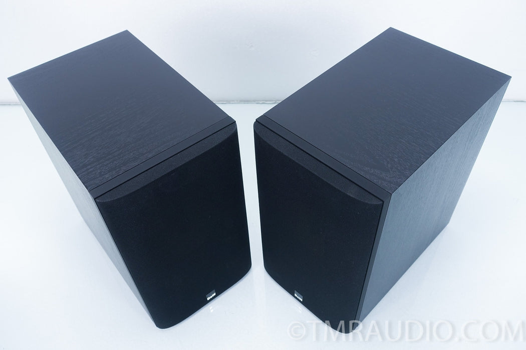 B&W 685 Bookshelf Speakers in Factory Box