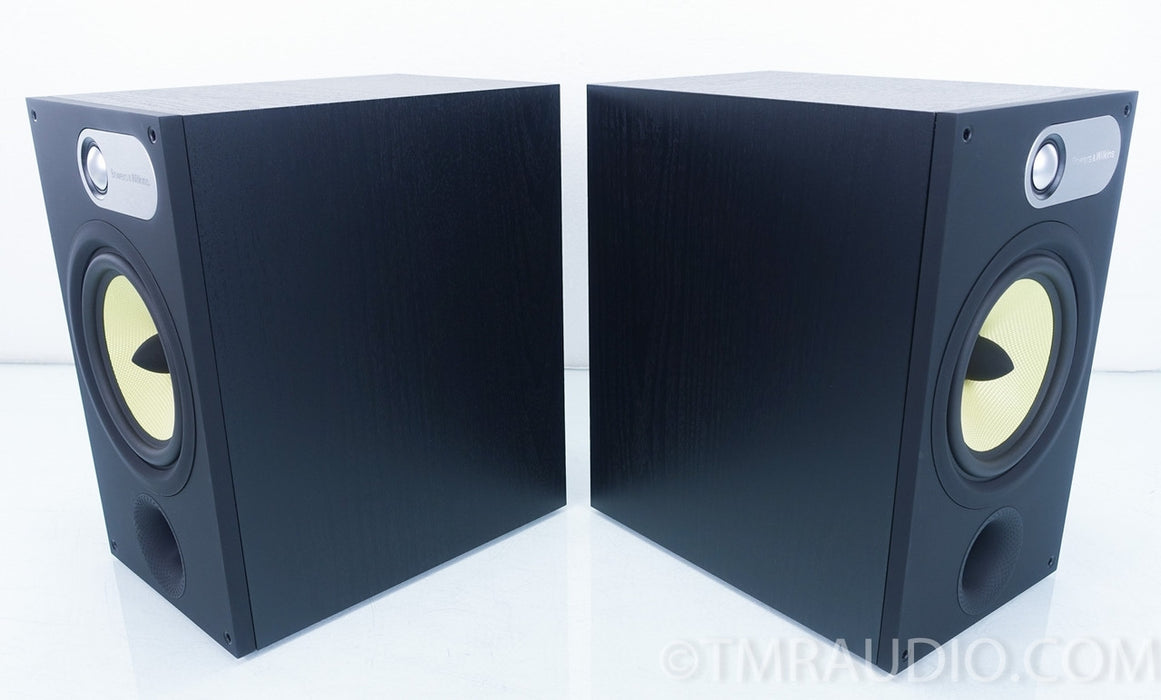 B&W 685 Bookshelf Speakers in Factory Box