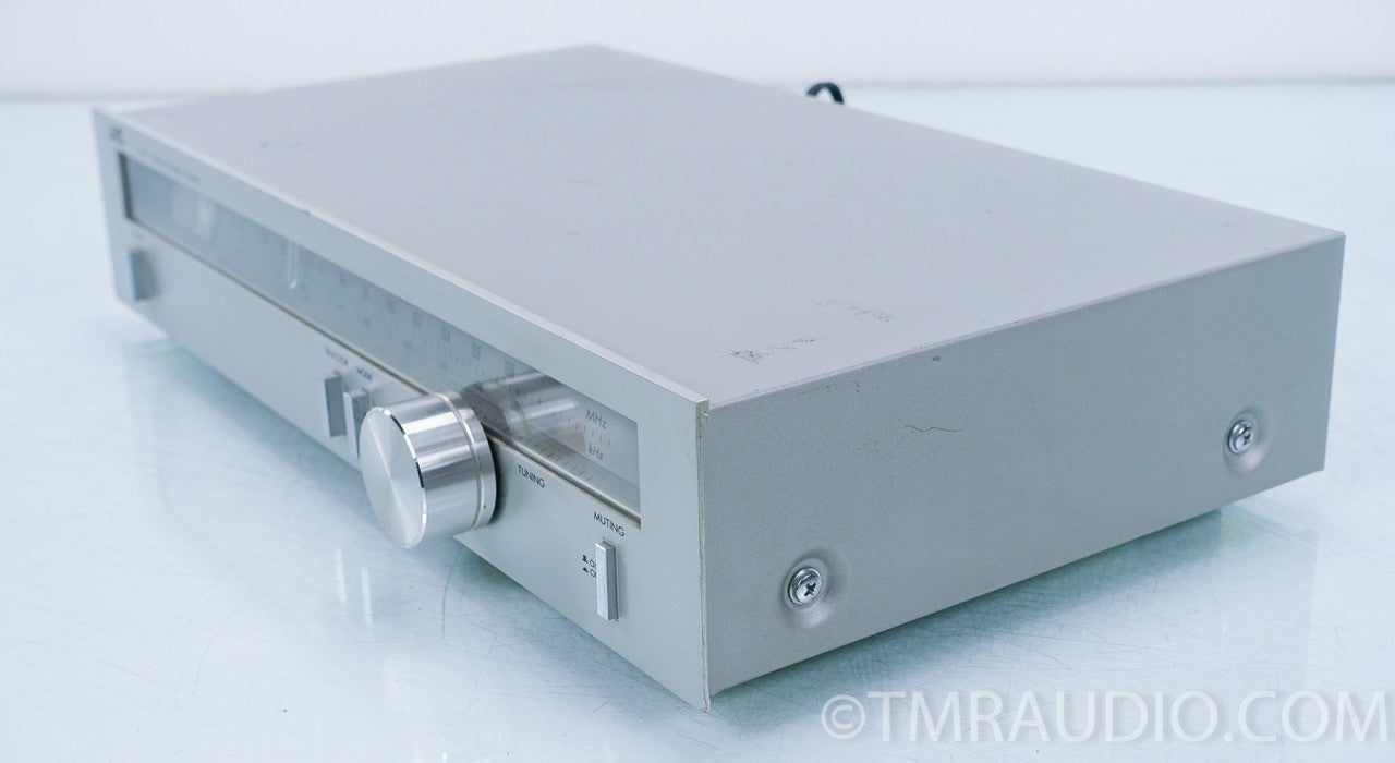 JVC T-V3 AM / FM Tuner
