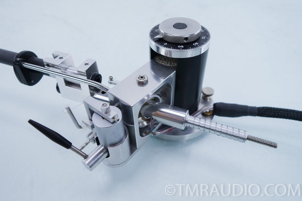Oracle Premiere Turntable (Tri-Planar tonearm has been fully updated)