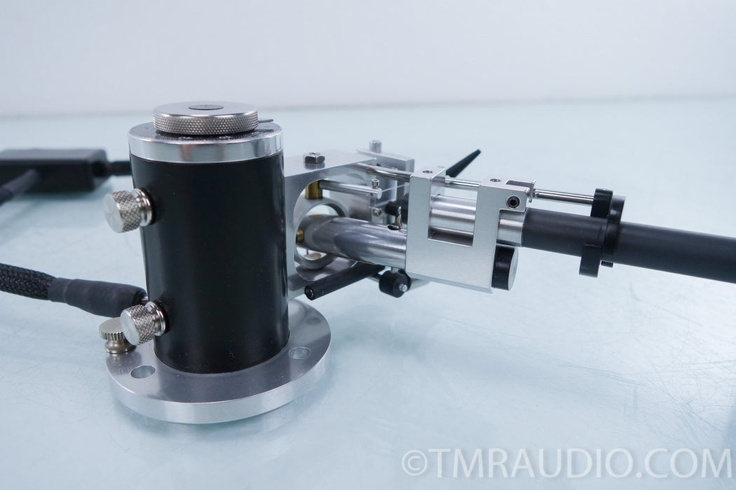 Oracle Premiere Turntable (Tri-Planar tonearm has been fully updated)