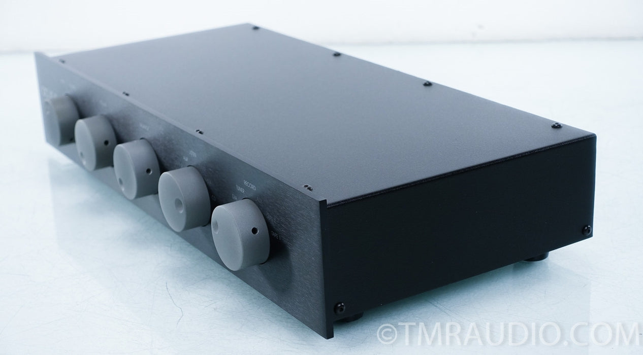 Acurus RL11 Stereo Preamplifier w/ Remote