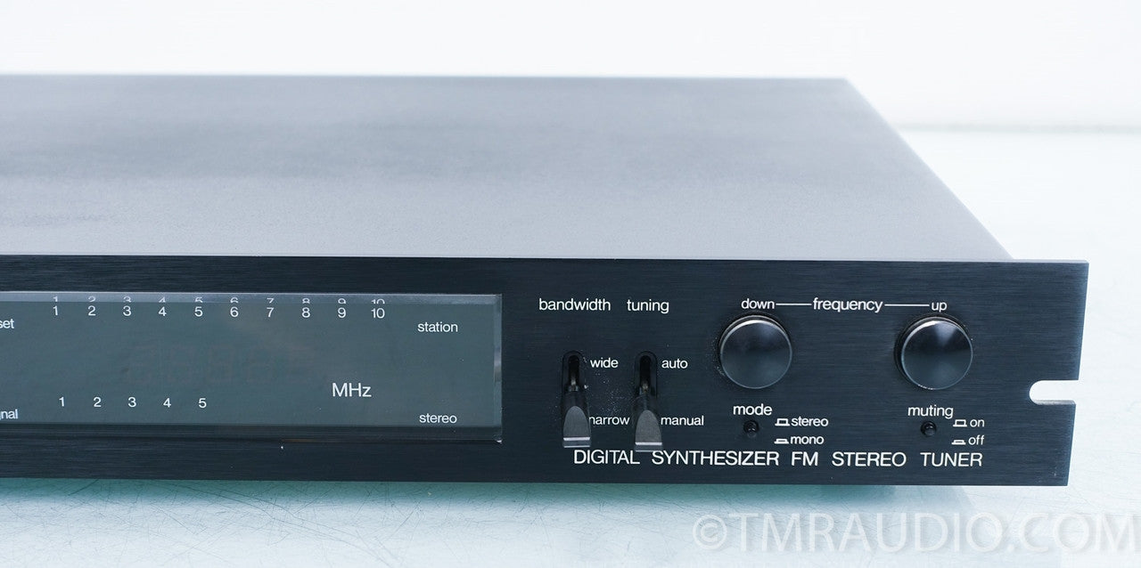Eumig T-100 Digital Synthesizer FM Stereo Tuner