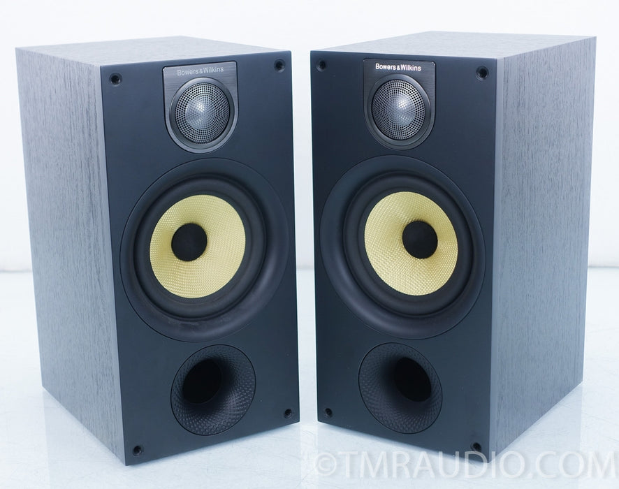 B&W 686 S2 Bookshelf Speakers