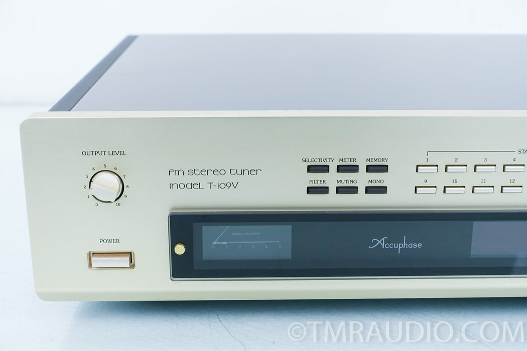 Accuphase Model T-109V FM Stereo Tuner