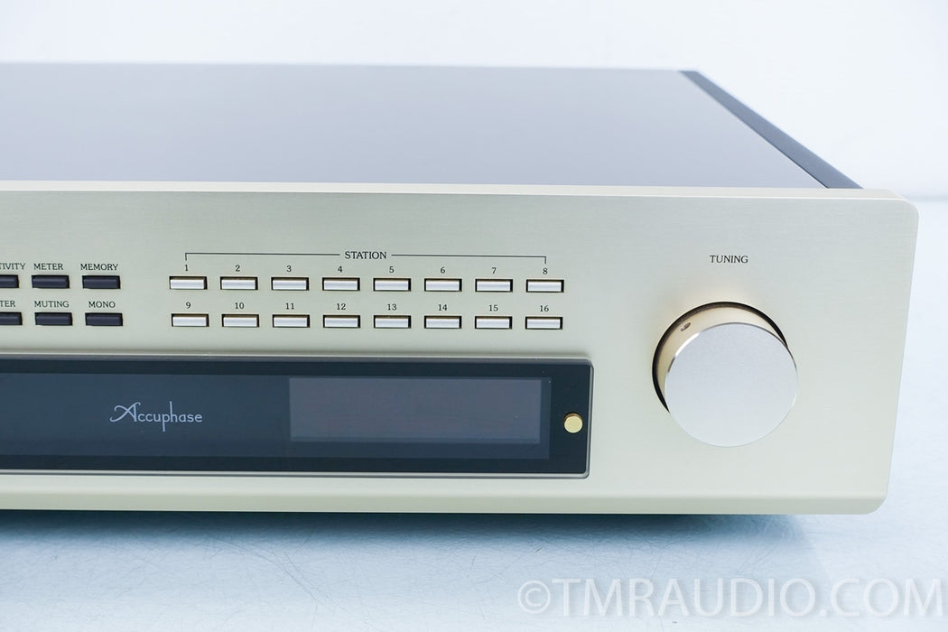 Accuphase Model T-109V FM Stereo Tuner