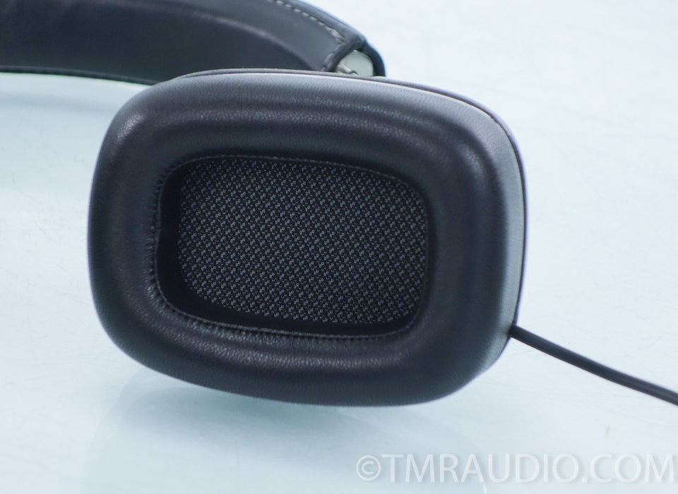 B&W P7 Headphones Over-the-ear Headphones 1